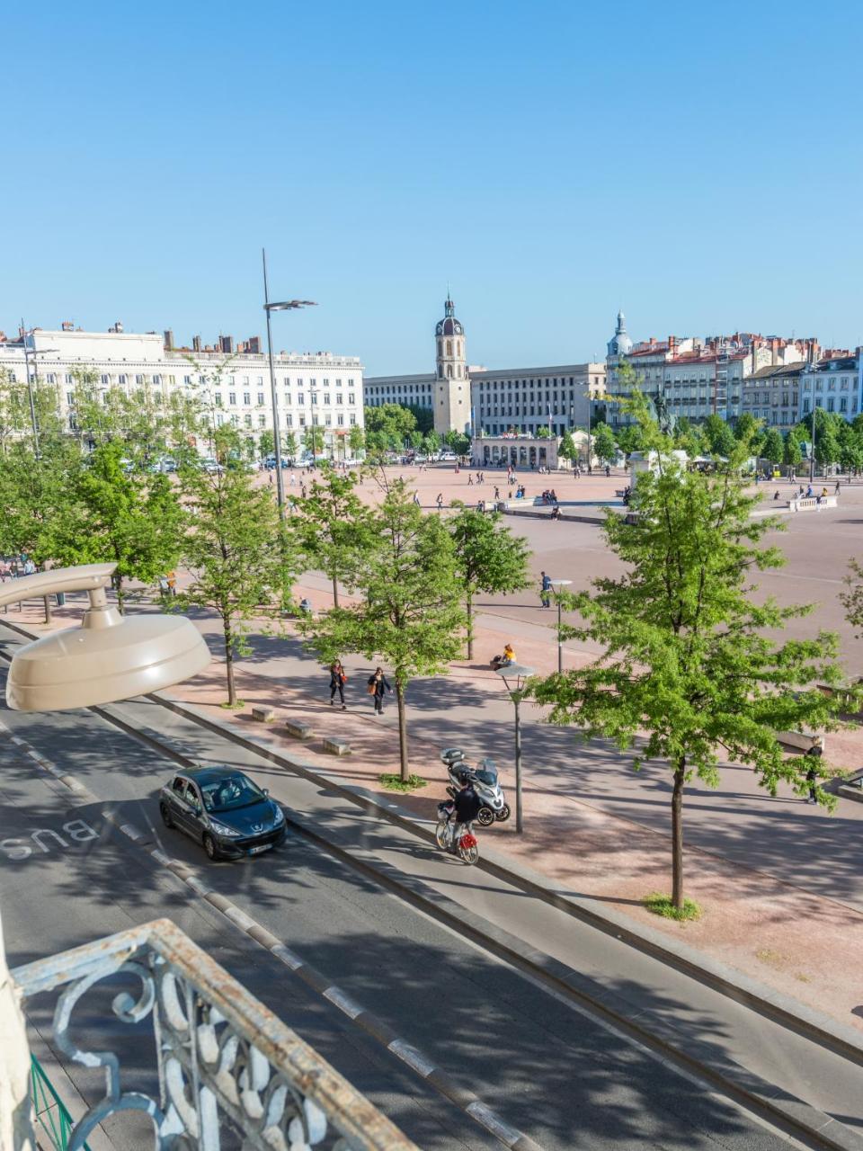 Mihotel Bellecour Лион Экстерьер фото